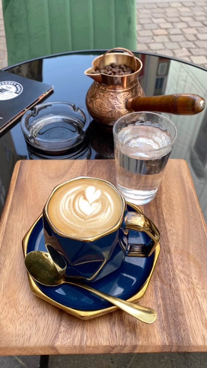 Espresso HOT la Coffee Shop